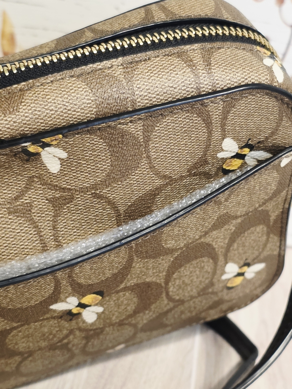 🐝Coach Mini Camera Bag Khaki Sig Crossbody Purse BEES C8671 Bumblebees 🐝🐝♥️ - Picture 12 of 16